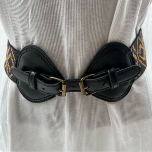Women’s jacquard stretch belt double front adj‎ buckles. SZ Large. Geometric